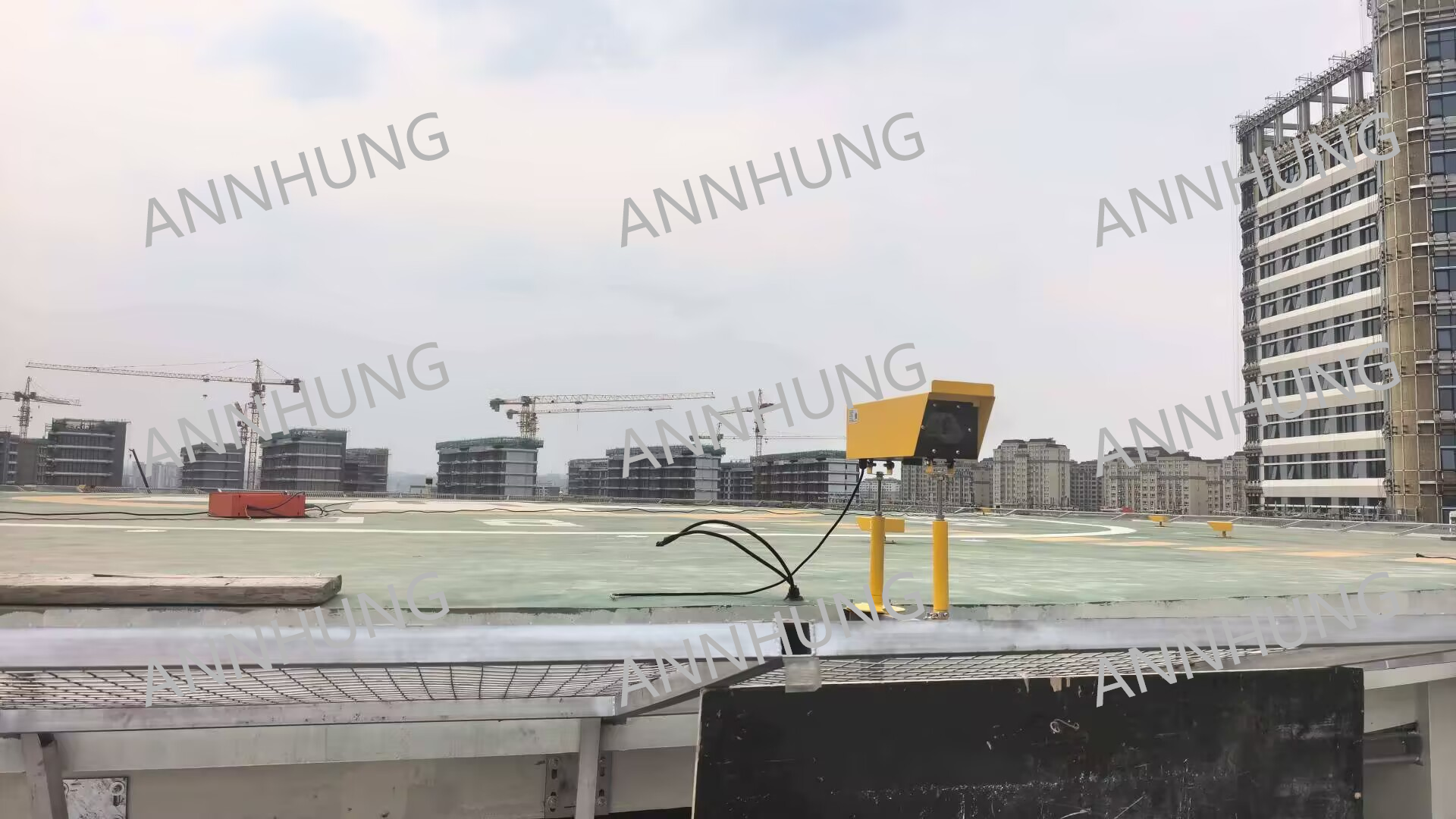 Laatste bedrijfscasus over Installatiekoffer - CHAPI helihaven naderingspadindicatoren